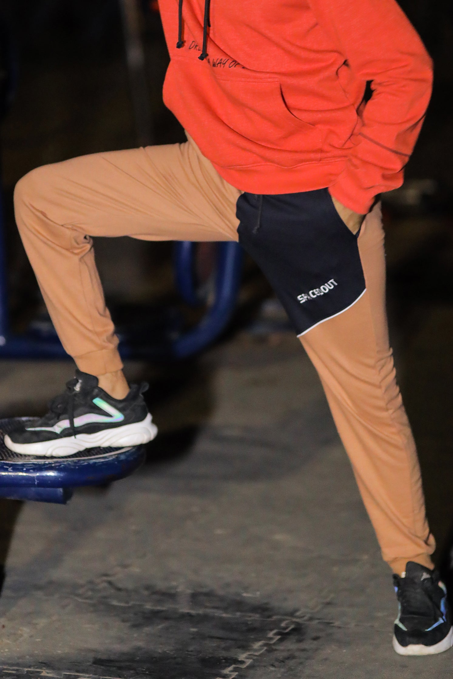 MEN'S COLOR BLOCK TROUSER WITH EMB