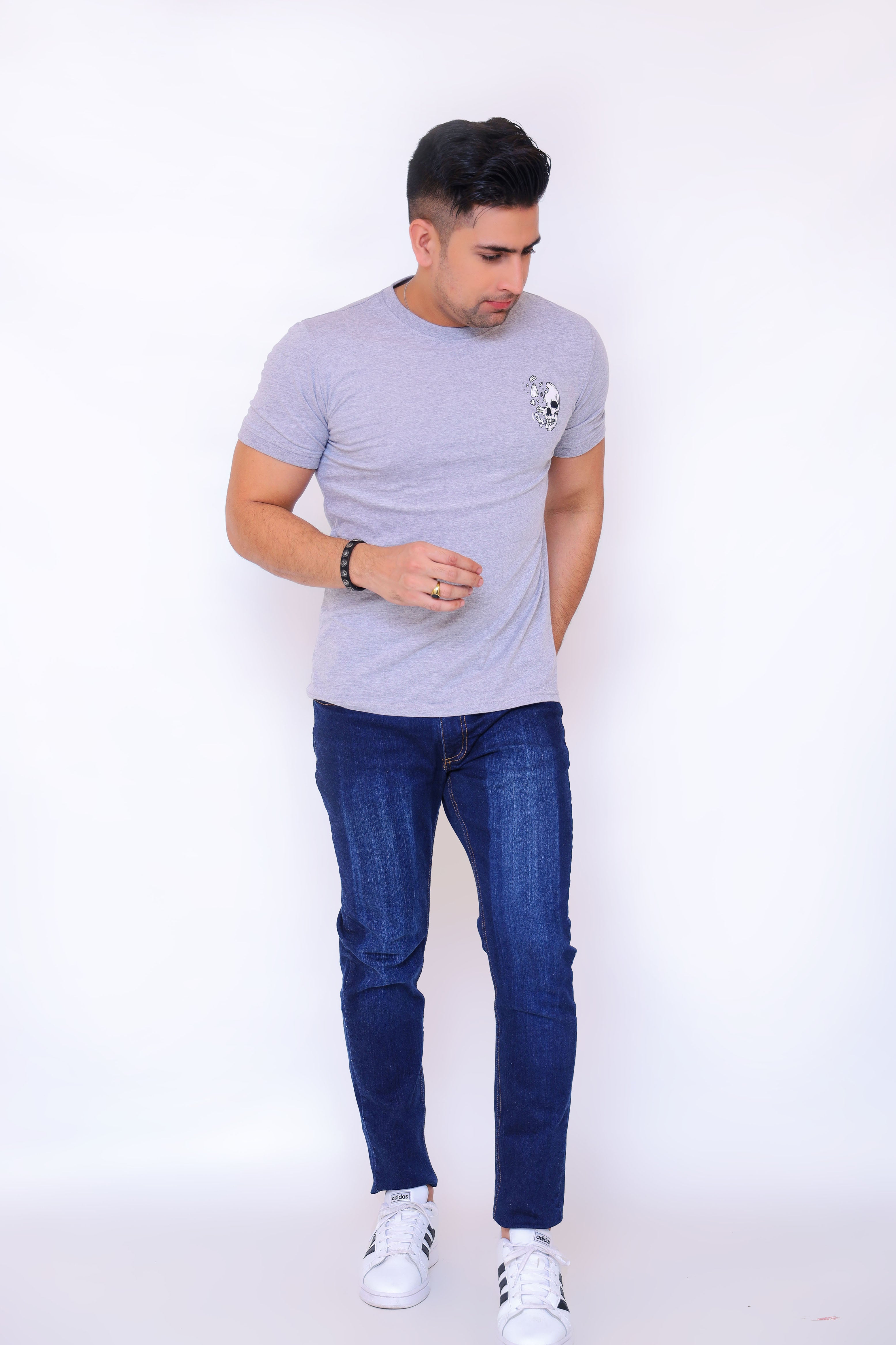 MEN'S T-SHIRT COOL GRAY SKULL CHEST PRINT