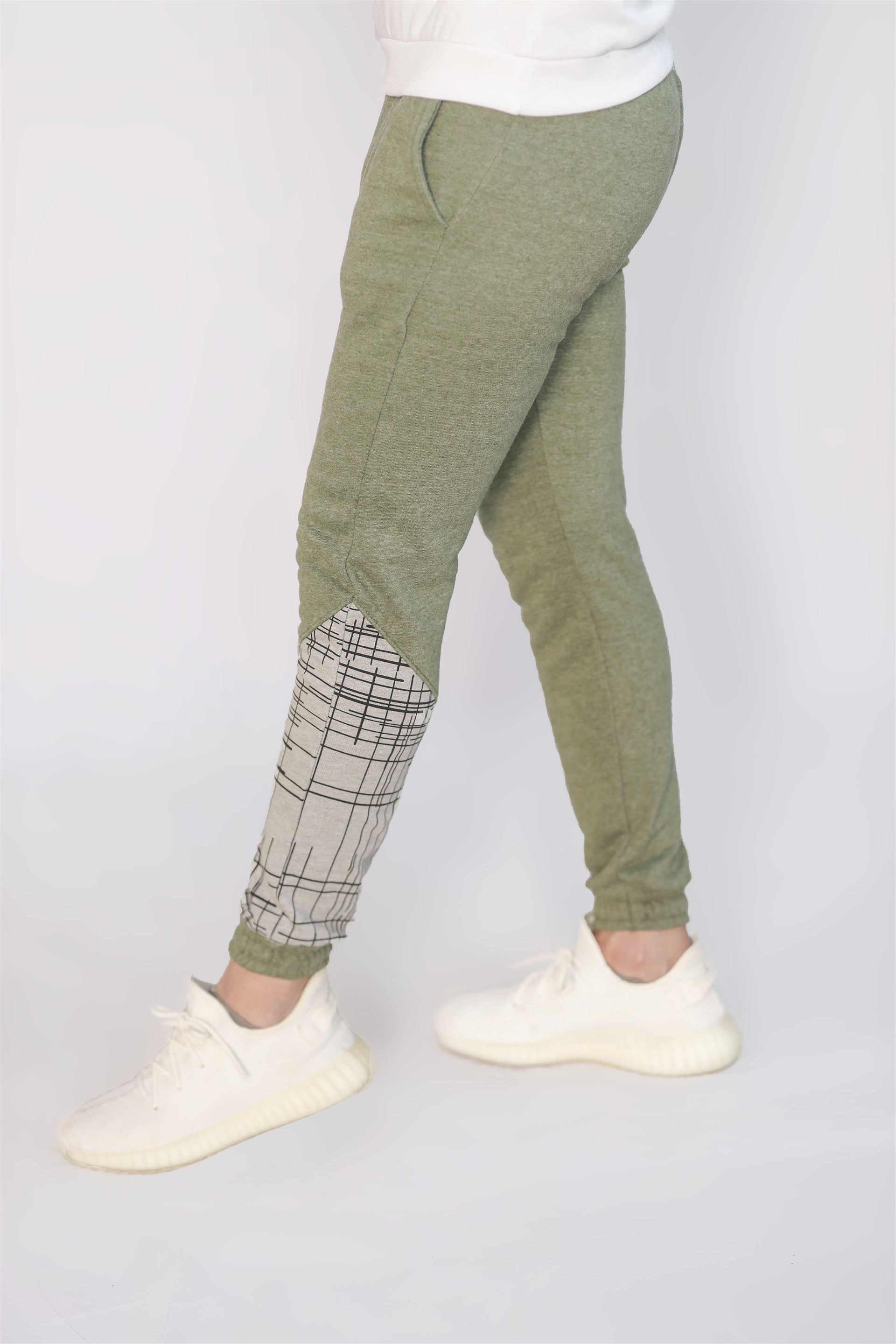 MEN'S COTTON KNITTED TERRY TROUSER GREEN WITH PRINT PATCH