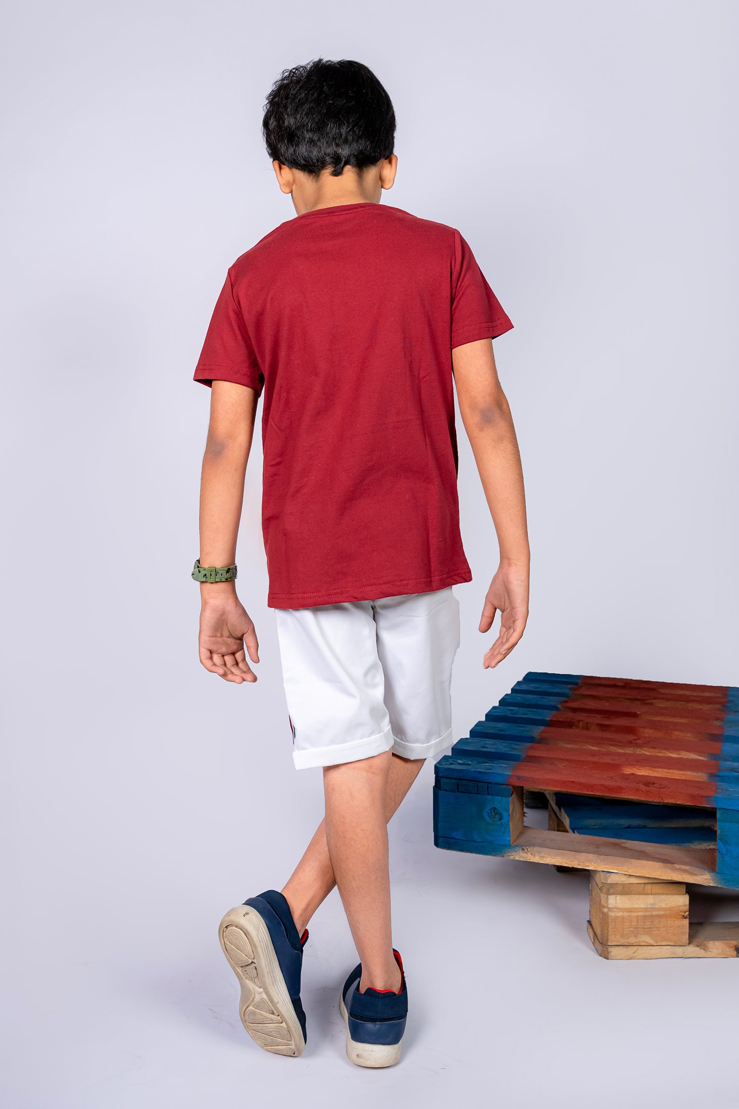 BOYS T-SHIRT FRONT MAROON WITH FRONT "PROGRESS" PRINTING
