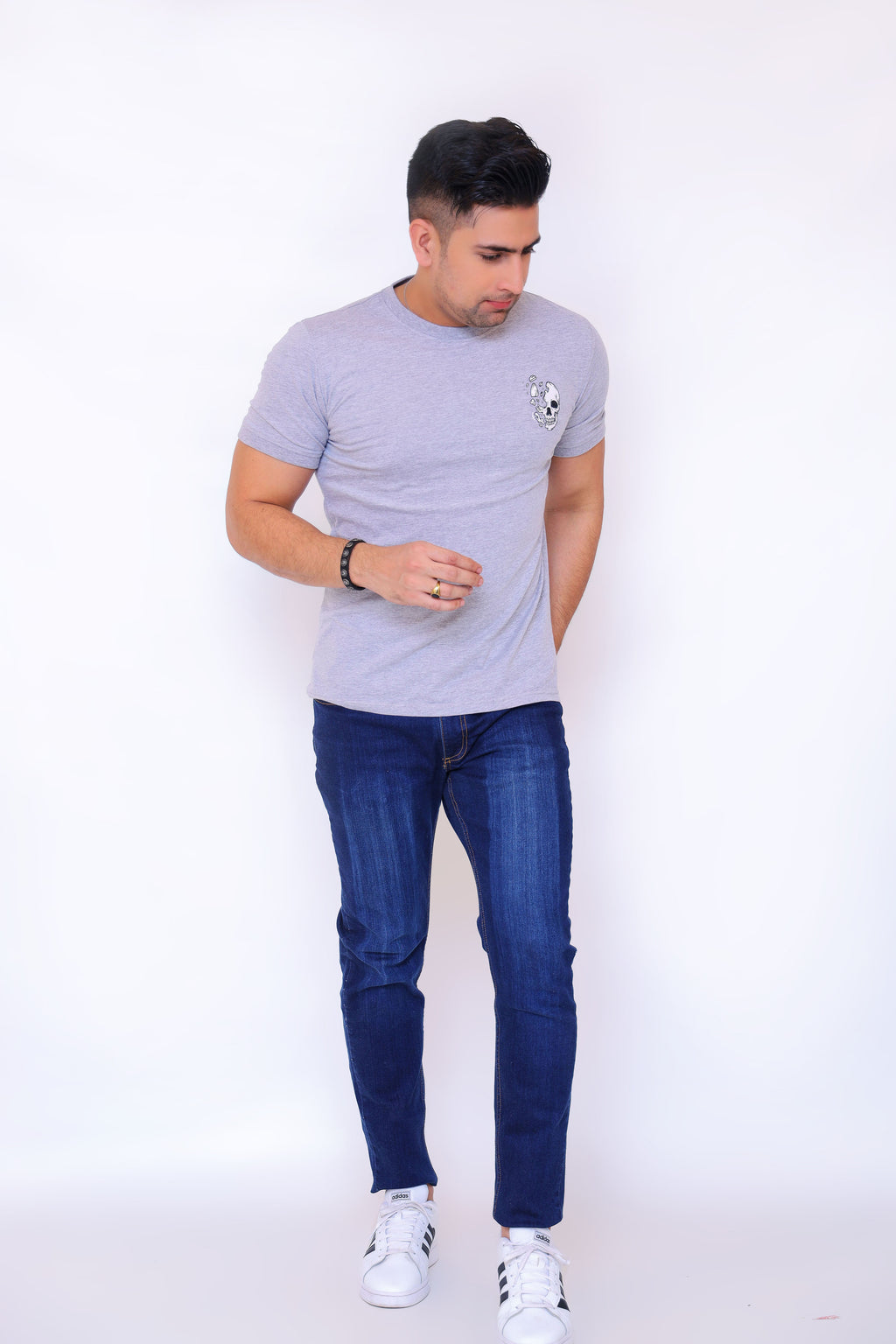 MEN'S T-SHIRT COOL GRAY SKULL CHEST PRINT