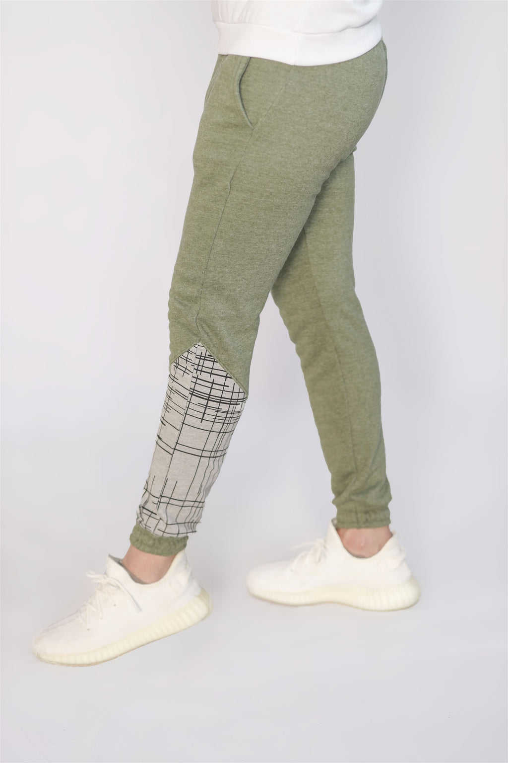 MEN'S COTTON KNITTED TERRY TROUSER GREEN WITH PRINT PATCH